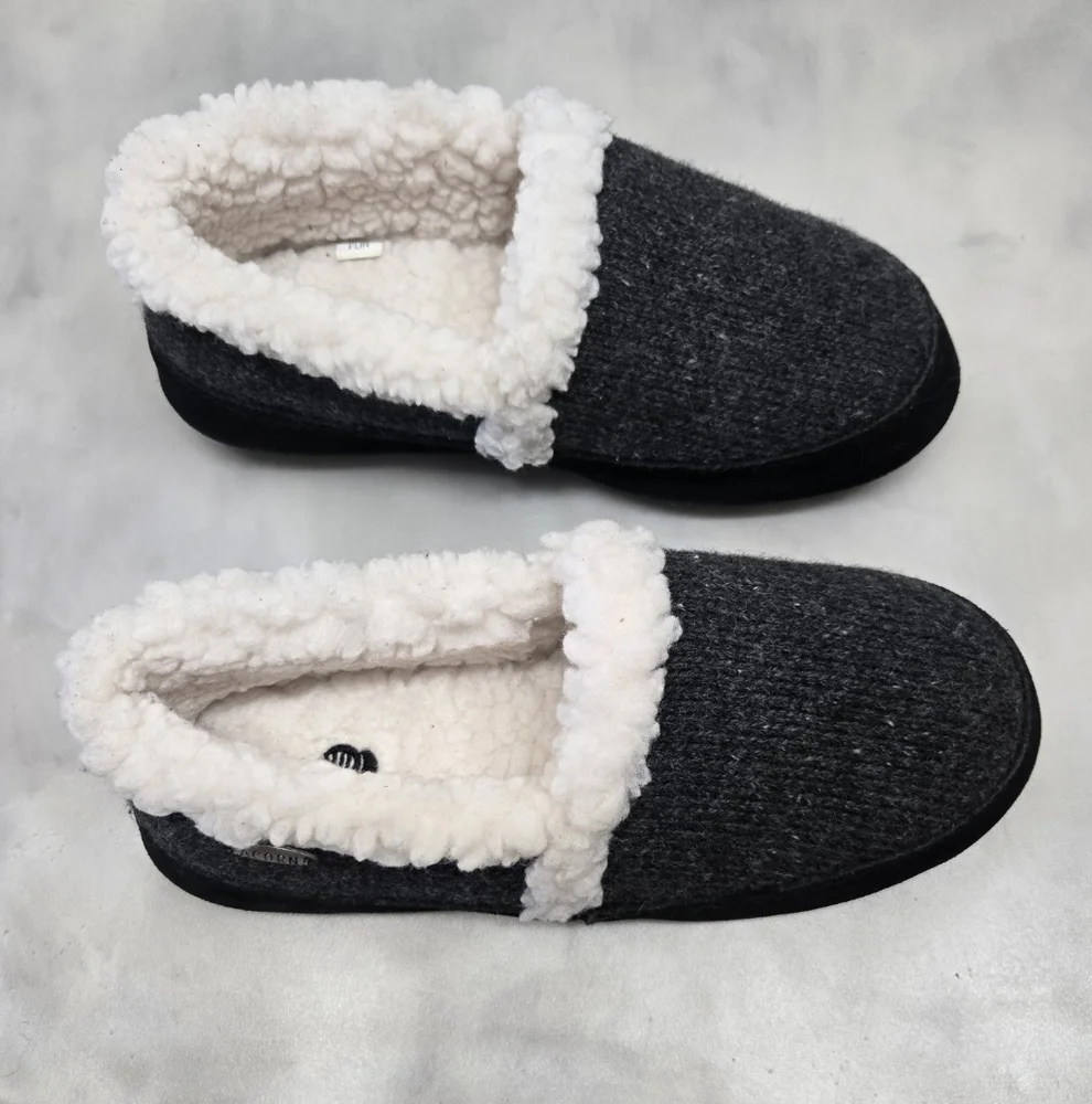 Acorn Black/Gray Knit slip on with Faux Fur Slippers. Hard sole, Size 6.5/7.5 - Picture 2 of 7